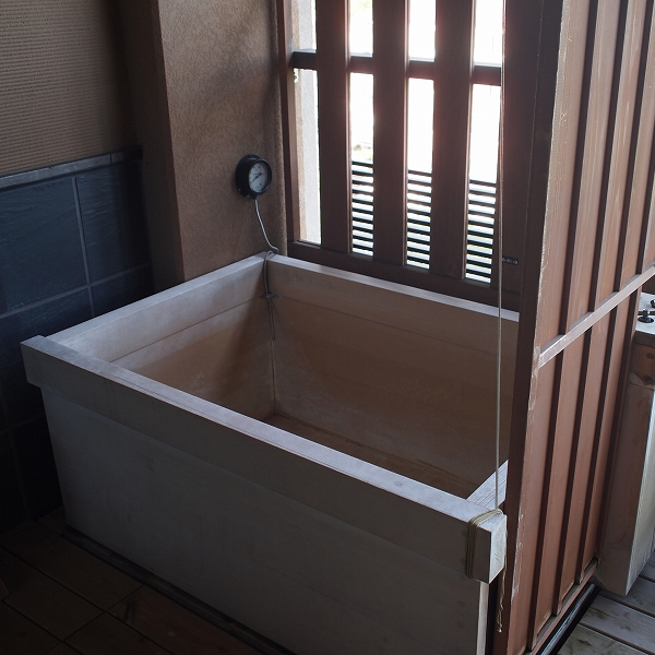 箱根強羅温泉季の湯雪月花の備え付け露天風呂